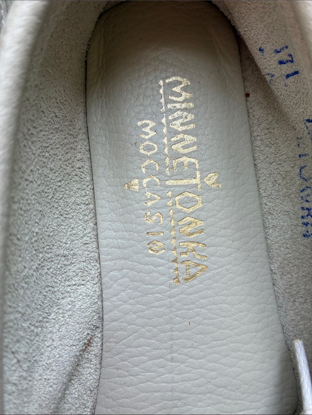 Vintage Minnetonka Women's White Beaded Kiltie Moccasin 7.5 - Picture 3 of 7